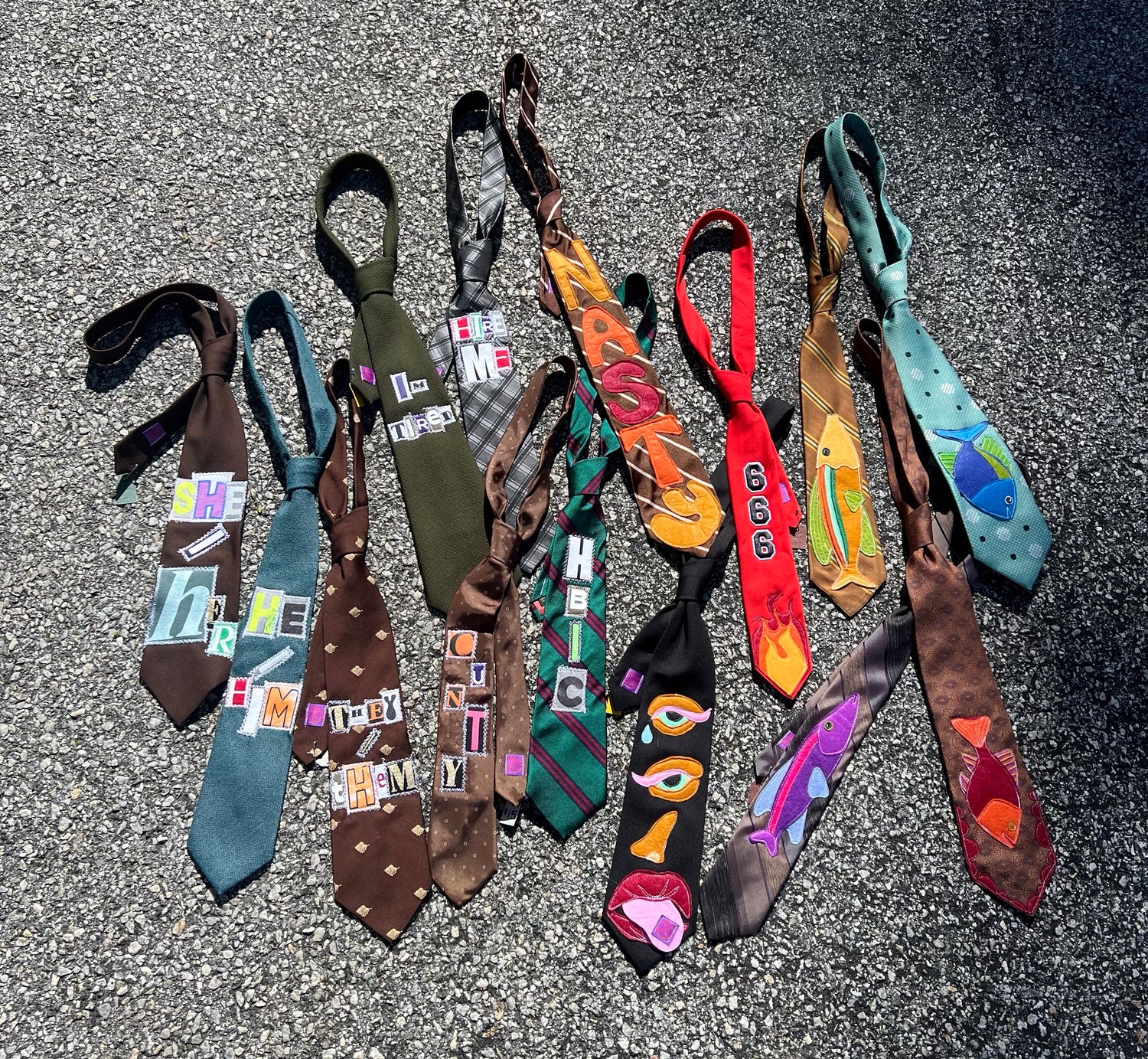 GRAPHIC TIES